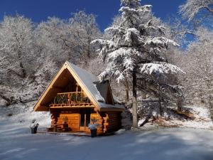 Chalet en rondins de bois, Pyrenees Emotions