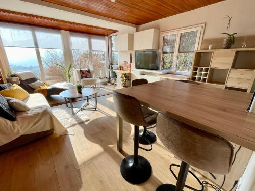 Chalet entier avec vue imprenable sur le village et la montagne