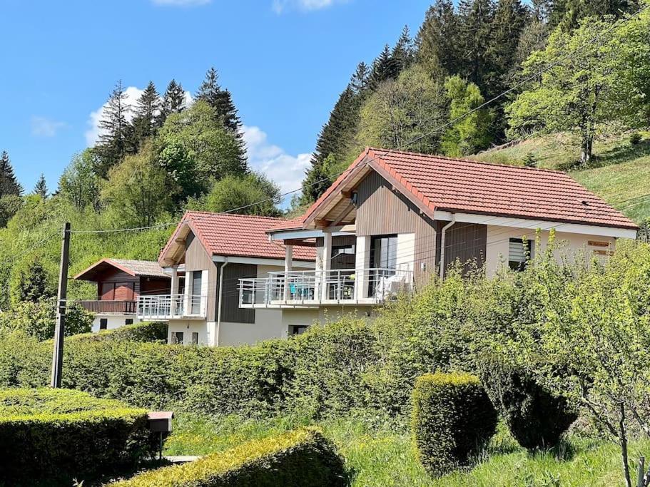 Chalet Entre Lac et Forêt, 4 étoiles avec vue panoramique lac 5 Chemin du Haut des Roches Paitres, 88400 Gérardmer