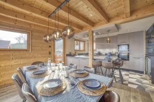 Chalet Chalet face au Mont-blanc 1211 Rte de Champs Devant 74700 Sallanches Rhône-Alpes