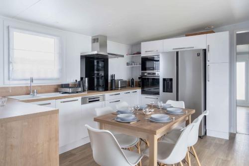 Chalet familial pour 6 personnes avec piscine chauffee