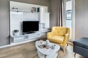 Chalet familial pour 6 personnes avec piscine chauffee