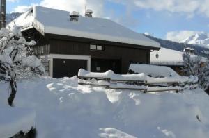 Chalet Chalet in Morzine sleeping 12 with sauna 140 Chemin de Ressachaux 74110 Morzine Rhône-Alpes