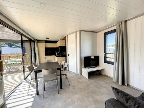 Chalet Jullouville, 4 pièces, 6 personnes - FR-1-361-453