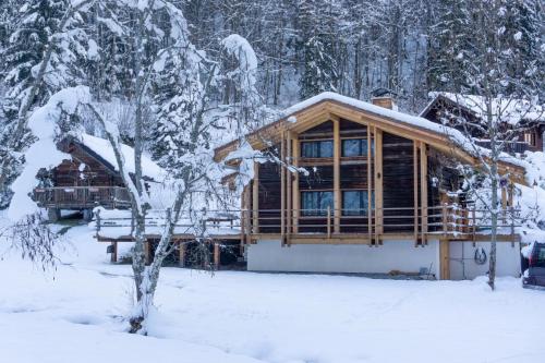 Chalet L'Oratoire with huge garden
