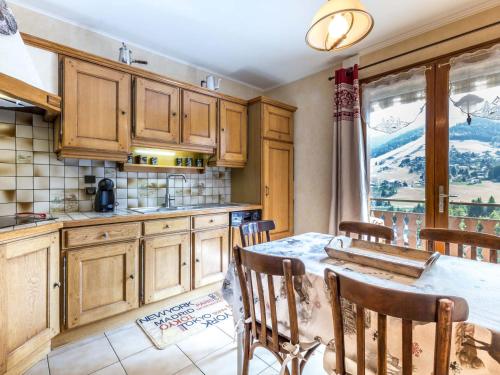 Chalet La Clusaz, 5 pièces, 9 personnes - FR-1-437-56