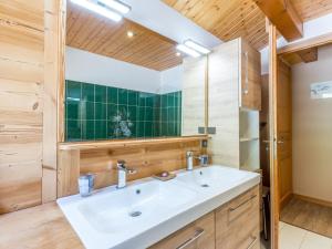 Chalet La Clusaz, 5 pièces, 9 personnes - FR-1-437-56