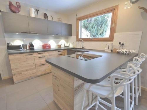 Chalet La Clusaz, 6 pièces, 10 personnes - FR-1-391-48