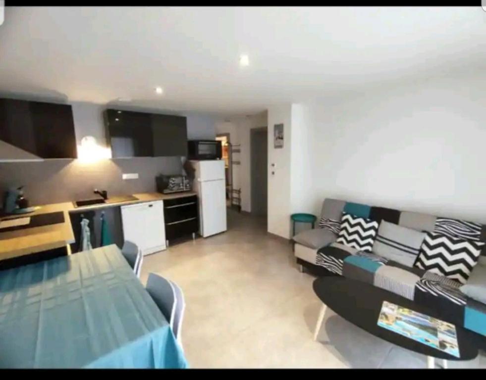 Chalet La Combe D Or - Chalets pour 6 Personnes 964 05200 Le Mélézet