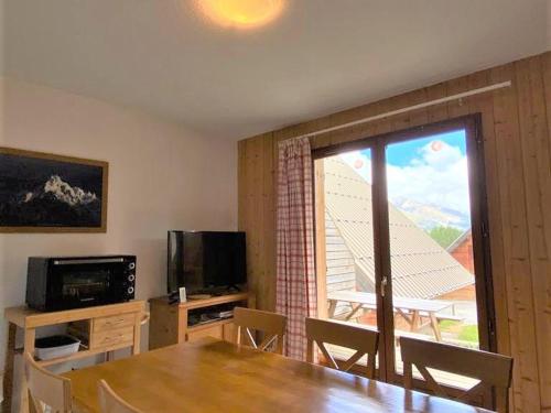Chalet La Joue du Loup, 3 pièces, 7 personnes - FR-1-504-56
