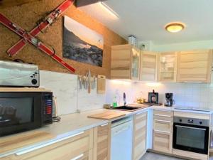 Chalet La Joue du Loup, 3 pièces, 8 personnes - FR-1-504-26