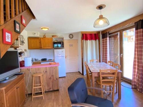 Chalet La Joue du Loup, 3 pièces, 8 personnes - FR-1-504-3