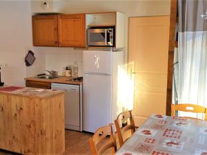 Chalet La Joue du Loup, 3 pièces, 8 personnes - FR-1-504-3