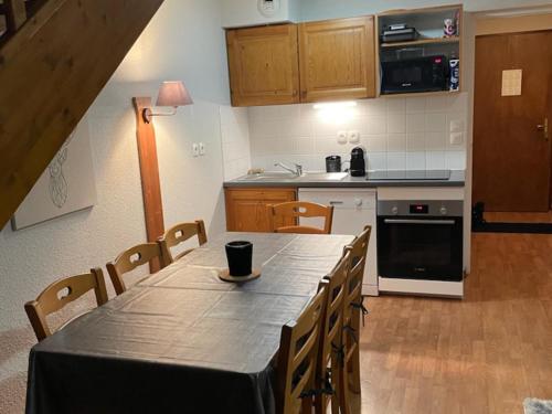 Chalet La Joue du Loup, 3 pièces, 8 personnes - FR-1-504-641
