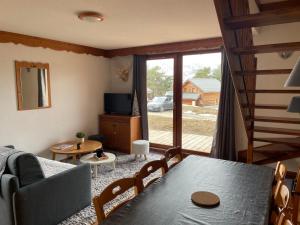 Chalet La Joue du Loup, 3 pièces, 8 personnes - FR-1-504-641