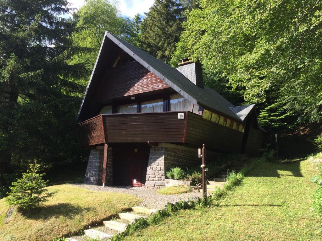 Chalet chalet le balcon du Sancy-location du samedi au samedi route du sancy les egravats 63240 Le Mont-Dore