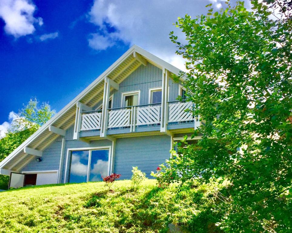 Chalet Chalet Le Flocon Bleu - Mauselaine avec vue sur le Lac de Gérardmer 170 Chemin de la Rayée 88400 Gérardmer