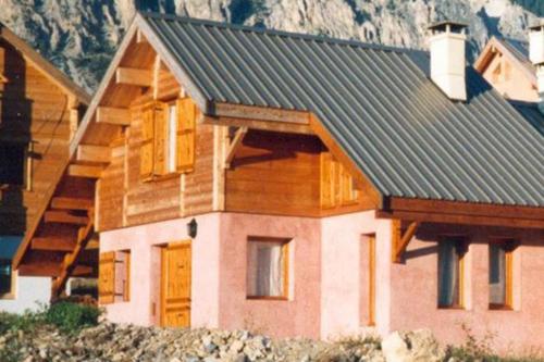 Chalet Le Mélézin hameau des Chazals Nevache Hautes Alpes