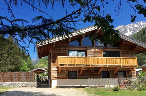 Chalet le petit Nicolas, jacuzzi, vue Mont Blanc