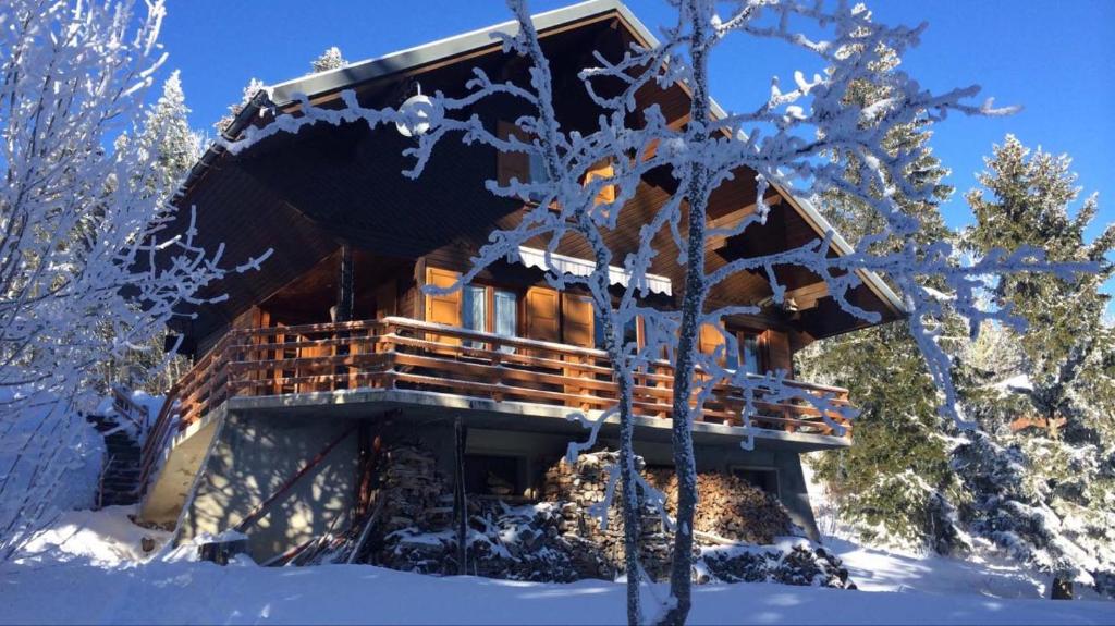 Chalet Chalet Les Airelles Boucle de l'Angle Est 73100 Montcel