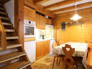 Chalet Chalet Les Carroz d'Arâches, 3 pièces, 6 personnes - FR-1-572-234 204 Route du Serveray 74300 Arâches-la-Frasse Rhône-Alpes