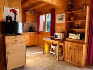 Chalet Chalet Les Carroz d'Arâches, 4 pièces, 6 personnes - FR-1-572-264 263 ROUTE DE FREVUARD 74300 Arâches-la-Frasse Rhône-Alpes