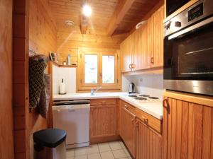 Chalet Chalet Les Carroz d'Arâches, 4 pièces, 8 personnes - FR-1-572-107 10 Domaine du Clos - Route du Panoramic 74300 Les Carroz d\'Arâches Rhône-Alpes