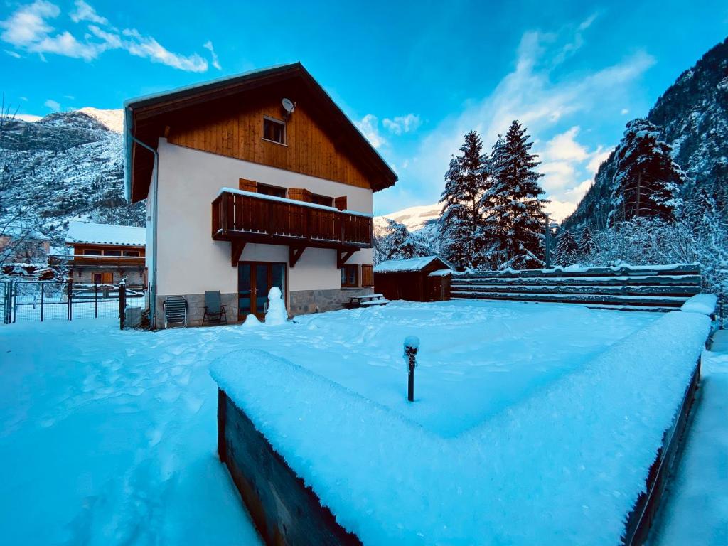 Chalet Chalet Les Ecrins 15 Place de la Plagne 38520 Vénosc