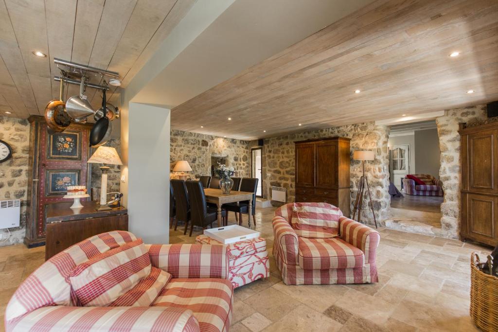 chalet les ecureuils 74450 Saint-Jean-de-Sixt
