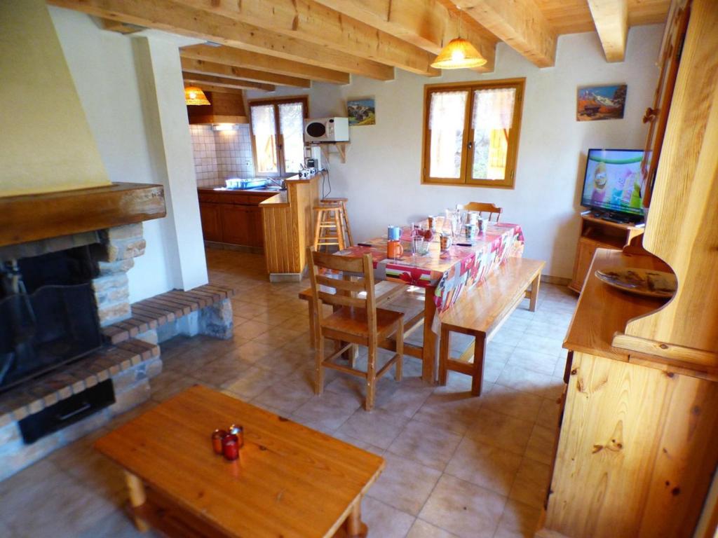 Chalet Chalet Les Saisies, 4 pièces, 8 personnes - FR-1-594-42 330 Route du mont Bisanne 73620 Hauteluce