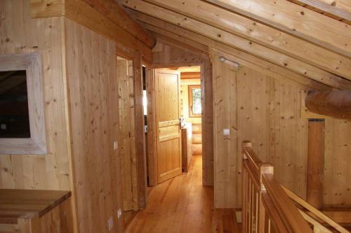 Chalet les SORBIERS, en rondins, classé 4****étoiles