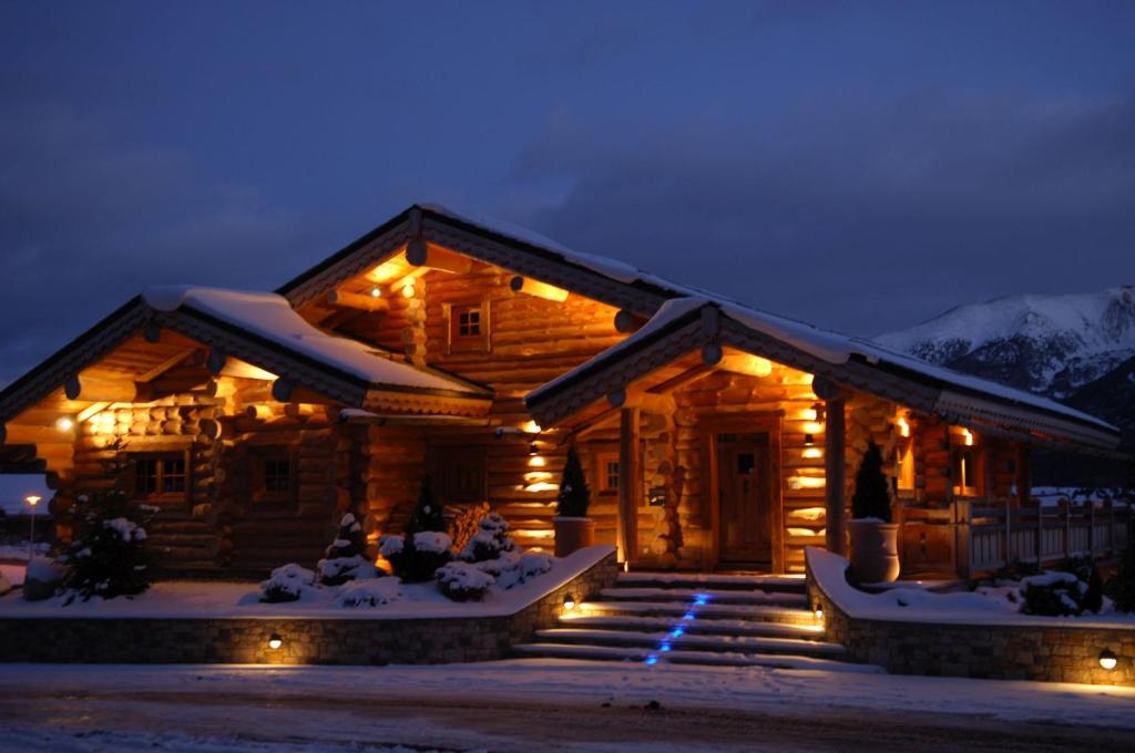 Chalet Lodge des Sens 4, les Fermes de Bolquère, 66210 Bolquère-Pyrénées 2000