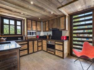 Chalet Méribel, 6 pièces, 12 personnes - FR-1-566-32