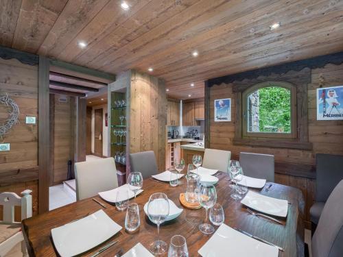 Chalet Méribel, 8 pièces, 10 personnes - FR-1-565-65
