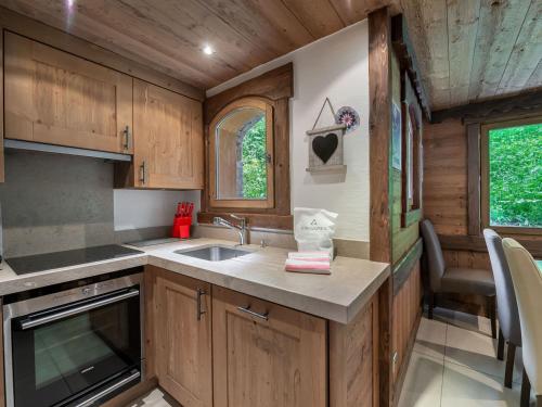 Chalet Méribel, 8 pièces, 10 personnes - FR-1-565-65