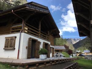 CHALET MITCH