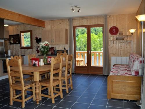 Chalet Mont-Dore, 5 pièces, 8 personnes - FR-1-608-31