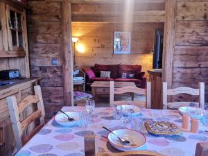 Chalet Chalet Notre-Dame-de-Bellecombe, 4 pièces, 6 personnes - FR-1-595-67 Lieu-dit la Bale Les Frasses 73590 Notre-Dame-de-Bellecombe Rhône-Alpes