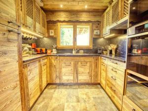 Chalet Notre-Dame-de-Bellecombe, 7 pièces, 10 personnes - FR-1-505-176