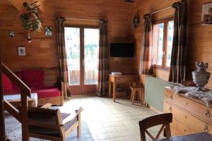 Chalet on the slopes with BALCONY La Clusaz