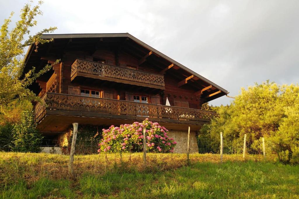 Chalet paisible dans la nature avec belle vue sur le lac Léman 16 Chemin des Thuisets, 74500 Lugrin