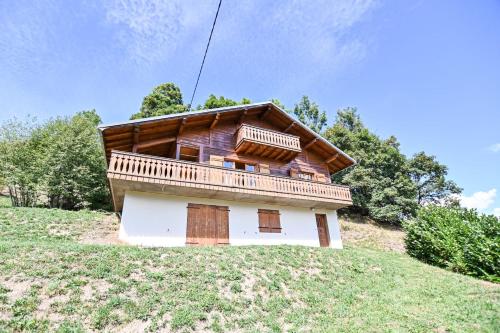 Chalet paisible de 170m avec jolie TERRASSE !