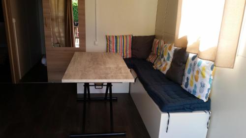 CHALET PROCHE DE TOUTES COMMODITES PARKING GRATUIT
