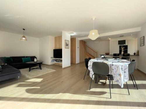 Chalet Puy-Saint-Pierre, 4 pièces, 8 personnes - FR-1-330C-136