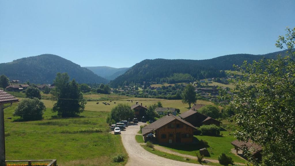 Chalet Rimbaud avec Belle Vue, Spacieux, Confort, Calme près Gerardmer, WIFI 83 Chemin du Blanc Ruxel au Page, 88400 Xonrupt-Longemer