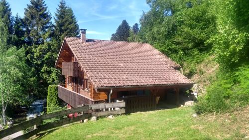 Chalet Rimbaud avec Belle Vue, Spacieux, Confort, Calme près Gerardmer, WIFI