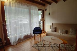 Chalet rustique pour 4 proche du LAC des Gaillands