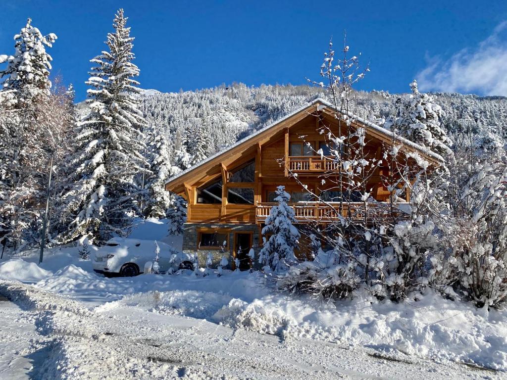 Chalet Chalet \ sarl Dophiski, 1 Allée des peupliers 05240 La Salle-Les-Alpes