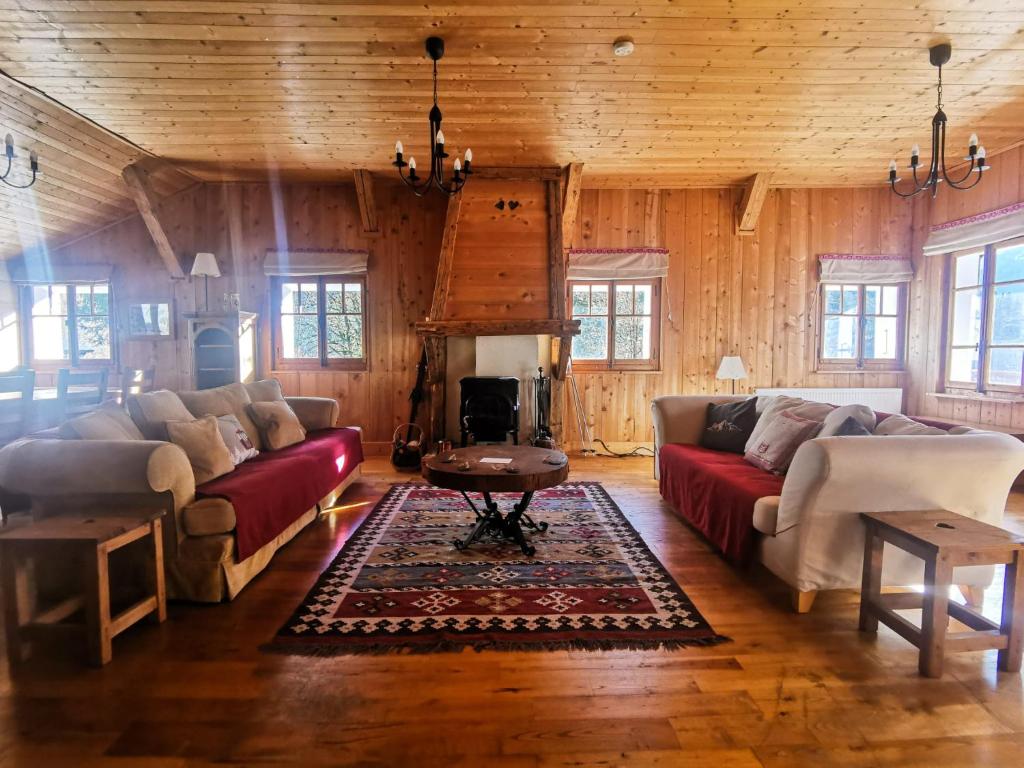 Chalet sur les hauteurs plein sud jaccuzzi jardin 240 Chemin de la Chalettaz, 74740 Sixt-Fer-à-Cheval