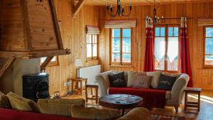 Chalet sur les hauteurs plein sud jaccuzzi jardin